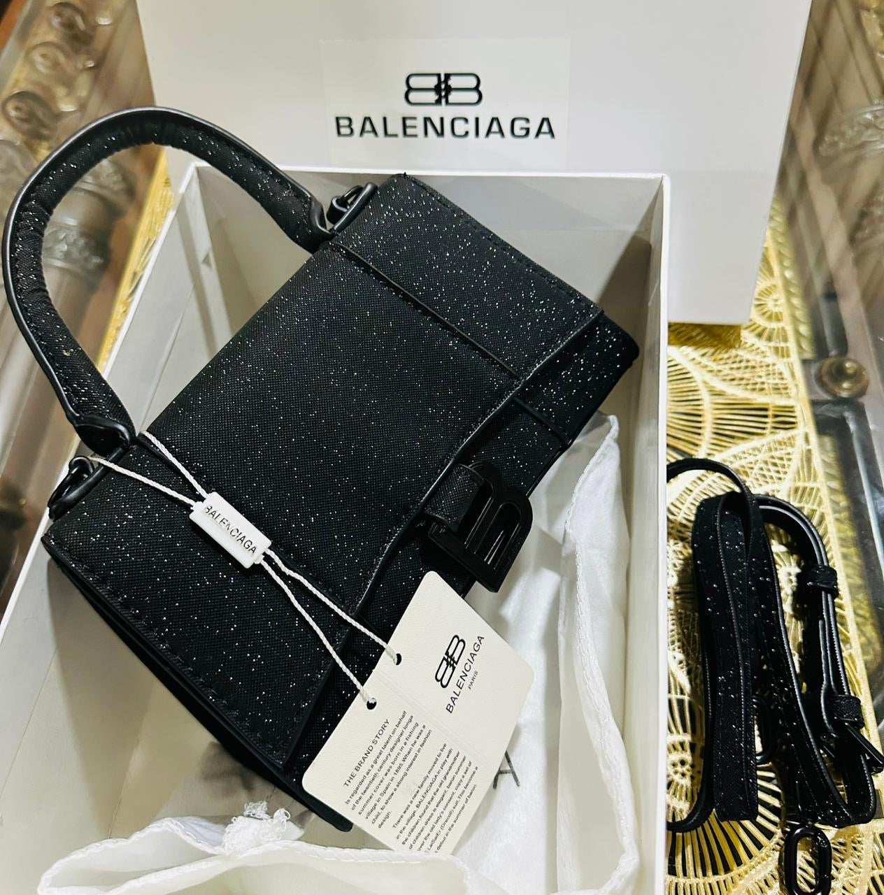 Famous brand bag ( 2 colors)