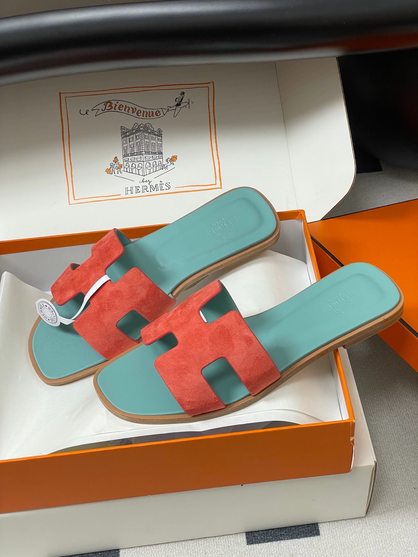 H oran famous brand sandal